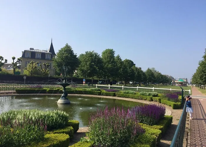 Appart Laffitte Joli T2 Au Coeur Du Parc & Parking & Rer Pour Paris & La Defense