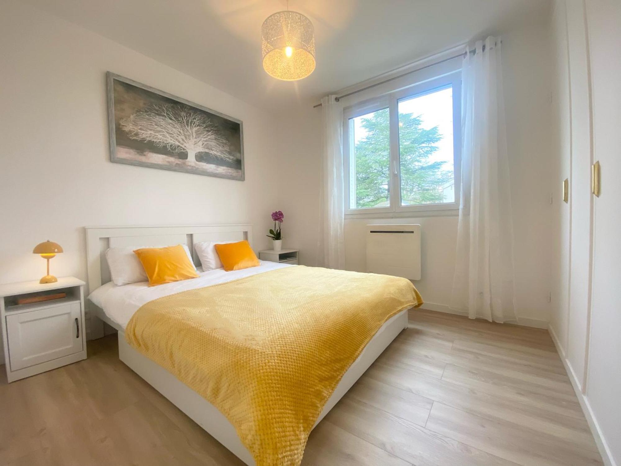Laffitte Joli T2 Au Coeur Du Parc & Parking & Rer Pour Paris & La Defense Apartment