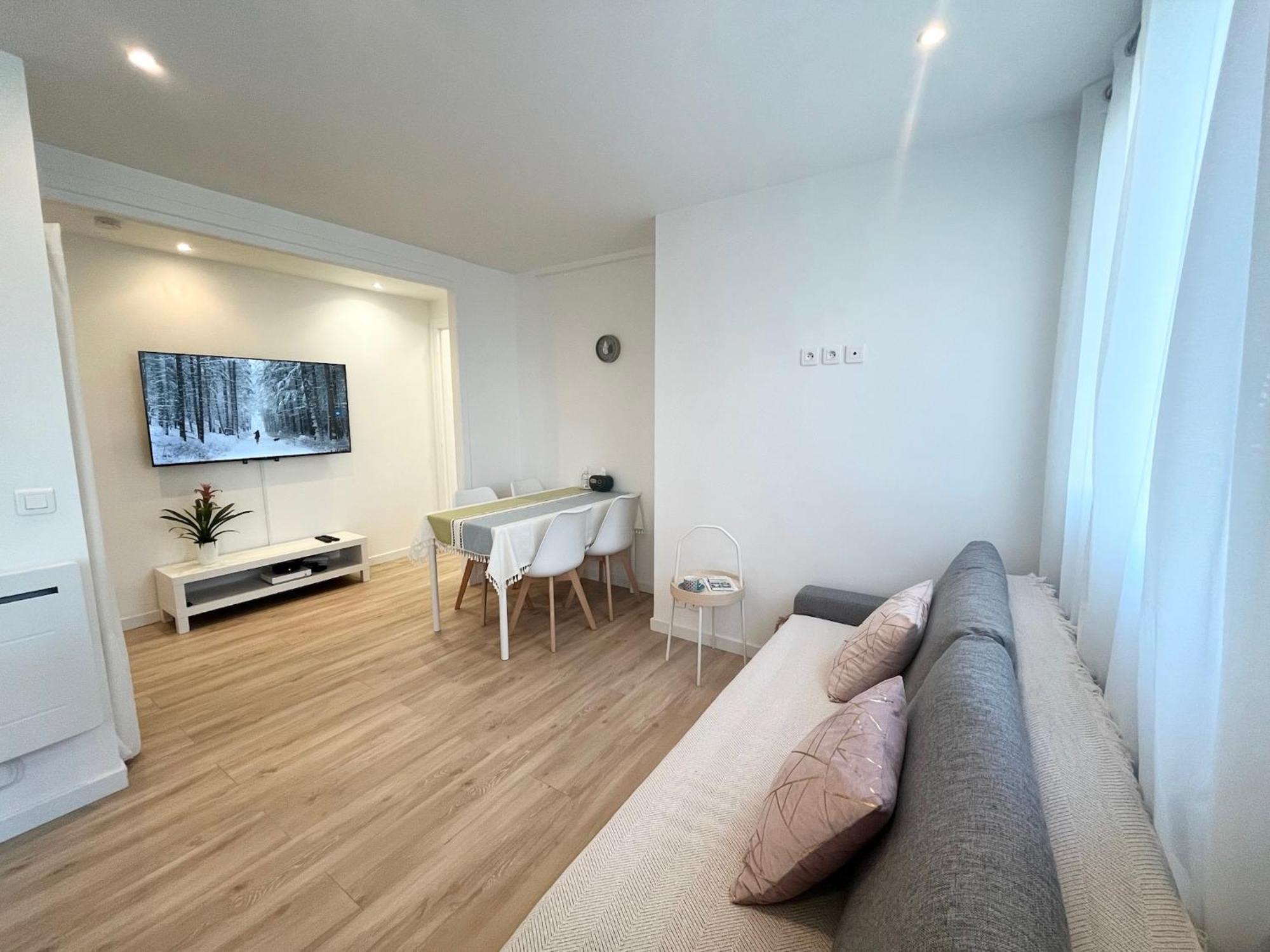 Apartment Laffitte Joli T2 Au Coeur Du Parc & Parking & Rer Pour Paris & La Defense Maisons-Laffitte