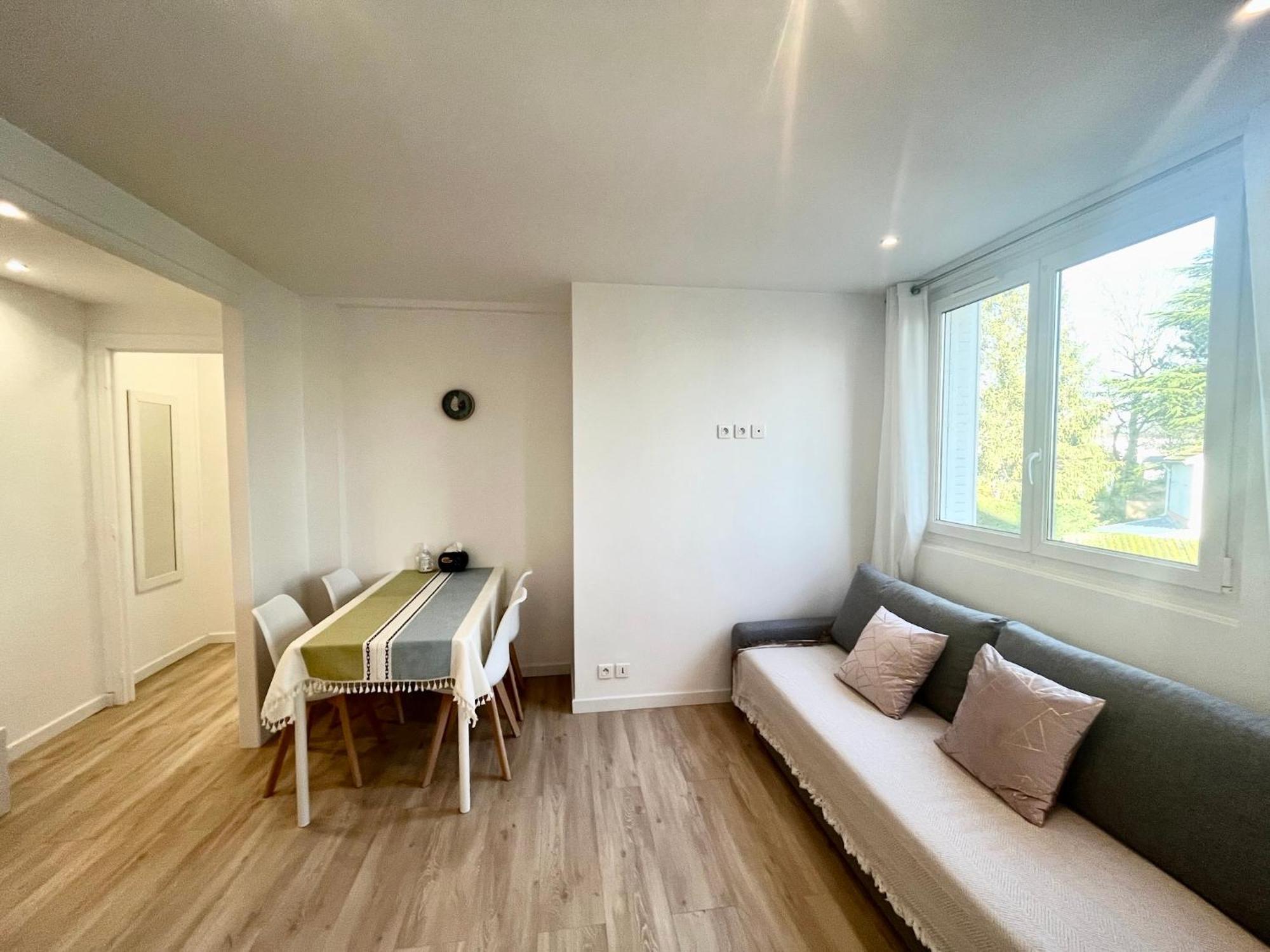 Apartment Laffitte Joli T2 Au Coeur Du Parc & Parking & Rer Pour Paris & La Defense Maisons-Laffitte